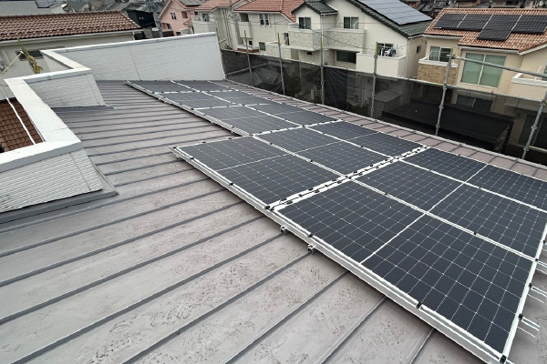 岐阜県大垣市 W様邸様邸 設置枚数9枚(3.96kw)ガルバ屋根に設置しました。