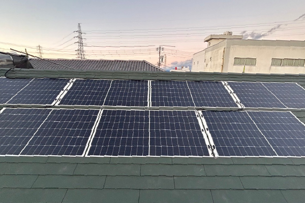 岐阜県岐阜市 S様邸様邸 設置枚数7枚(3.08kw)スレート屋根に設置しました。