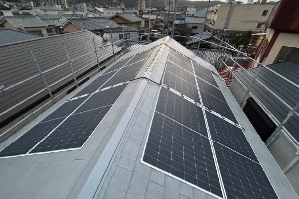 京都府京都市 O様邸様邸 設置枚数12枚(5.28kw)スレート屋根に設置しました。