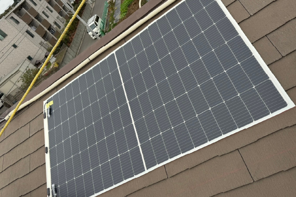 千葉県流山市 T様邸様邸 設置枚数7枚(3.08kw)スレート屋根に設置しました。